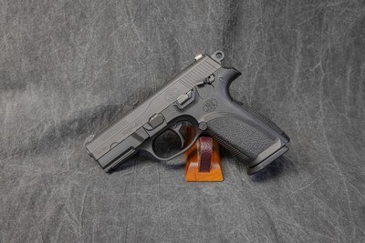 FN MODEL FNP .40 CALIBER PISTOL W/3 3/4