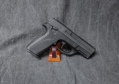 FN MODEL FNP .40 CALIBER PISTOL W/3 3/4