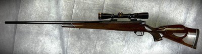 Weatherby Mark V Deluxe .378 Wby Mag • Japan-Howa-Southgate-1975 • Excellent Condition • Leupold Vari X III 2.5–8x • Tasteful Scrollwork - Image 7 of 19