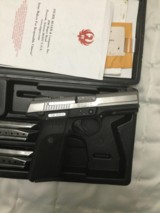 Ruger SR9 9mm with three clips and new holster - 9 of 12