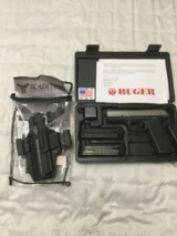Ruger SR9 9mm with three clips and new holster - 11 of 12