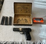 Colt M1908
Pocket Hammerless
.380 automatic 1916