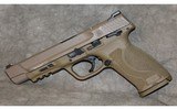 Smith & Wesson M&P9 M2.0 with Safety - 4 of 10