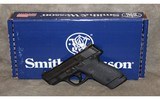 Smith & Wesson M&P 40 Shield - 1 of 11