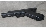 Glock 17 Gen 3 - 9 of 13