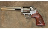Smith & Wesson 686-6 - 2 of 13