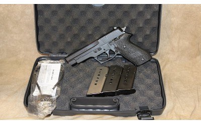 ~ Sig Sauer ~ P220 ~ 45 ACP ~ - Image 5 of 5