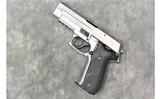 Sig Sauer ~ P226 ~ .40 S&W - 2 of 4