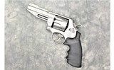 Smith & Wesson ~ 627-5 ~ .357 magnum - 2 of 5