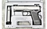 Heckler & Koch ~ USP 45 Two-Tone ~ .45 ACP - 3 of 4