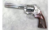 Smith & Wesson ~ 686-6 Deluxe ~ .357 Magnum - 2 of 5