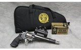 Smith & Wesson .44 Magnum Hunter Performance Center - 1 of 10