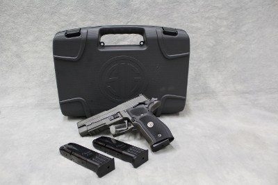 Sig Sauer ~ P226 ~9mm Luger~