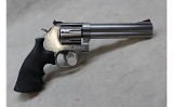 Smith & Wesson 686-6 ~.357 Magnum~ - 3 of 4