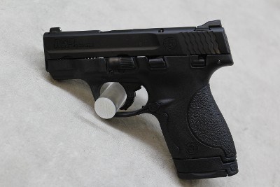 Smith & Wesson M&P Shield ~.40 S&W~