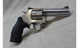 Smith & Wesson 686-6 ~.357 Magnum~ - 2 of 3