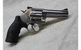 Smith & Wesson 686-6 ~.357 Magnum~ - 2 of 3