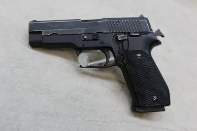 Sig Sauer P220 ~.45 ACP~ - Image 1 of 4