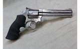 Smith & Wesson 686-2 ~.357 Magnum~ - 2 of 3