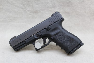 Glock 19 ~ 9mm Luger ~ - Image 1 of 2