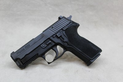 Sig Sauer P229 ~ .40 S&W ~ - Image 1 of 2