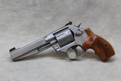 Smith & Wesson 686-6 ~ .357 Magnum ~ - Image 1 of 3