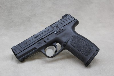 Smith & Wesson SD40 ~ .40 S&W ~ - Image 1 of 2