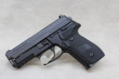 Sig Sauer P229 ~ .40 S&W ~ - Image 1 of 4