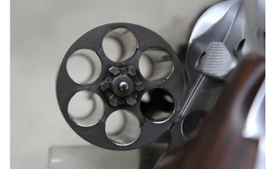 Smith & Wesson 629-6 ~ .44 Magnum ~ - Image 2 of 3
