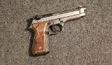 Beretta ~ 92FS ~ 9mm Luger (4924296) - 1 of 2