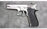 Smith & Wesson ~ 5906 ~ 9mm Luger - 2 of 2
