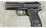 Heckler & Koch ~ USP ~ .40 S&W - 2 of 5