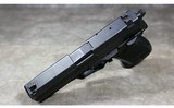 Heckler & Koch ~ USP ~ .45 Auto - 4 of 5