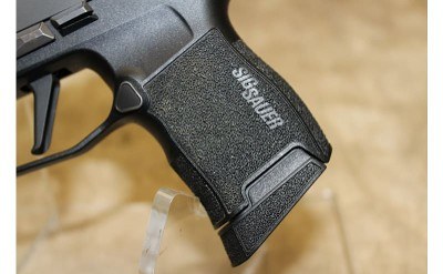 SIG Sauer P365 - Image 4 of 11
