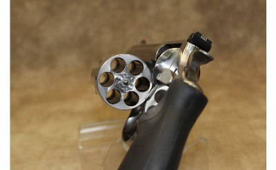 Smith and Wesson 629-6 - Image 7 of 13