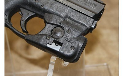 Smith & Wesson M&P9 Shield - Image 4 of 11
