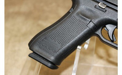 Glock 17 Gen5 - Image 8 of 10