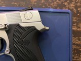 Smith and Wesson 4046 40 S&W - 6 of 15