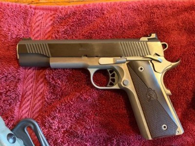 Springfield Armory Ronin 10mm - Image 1 of 5
