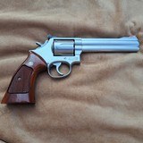 Smith & Wesson Revolver - Model 686-3 Stainless - 1 of 14