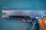 Smith & Wesson Model 39 -
9mm 1971 with extra magazine and original box and papers - 7 of 10