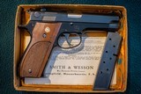 Smith & Wesson Model 39 -
9mm 1971 with extra magazine and original box and papers - 4 of 10