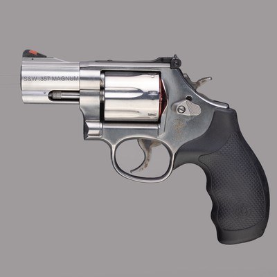 *Priced Reduced*Smith & Wesson 686-6 .357 Magnum 2.5” Barrel Unfired in Boxbc - Image 1 of 3