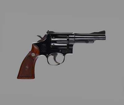 Smith & Wesson Model 18-2 K-22 Combat Masterpiece .22 Long Rifle4