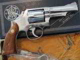 S&W Model 66 Bright Stainless 357 Magnum GORGEOUS!
- 6 of 15