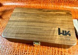 Rare! Heckler & Koch P7 M10 LE Pistole CAT. 7454 W/ Custom Walnut HK Case - 13 of 20