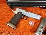 NICE! STI INTERNATIONAL MODEL 2011 BEDELL CUSTOM SLIDE SCHUEMANN CLASSIC BARREL 40 S&W NEW MBX MAGS - 3 of 20