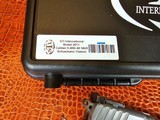 NICE! STI INTERNATIONAL MODEL 2011 BEDELL CUSTOM SLIDE SCHUEMANN CLASSIC BARREL 40 S&W NEW MBX MAGS - 2 of 20