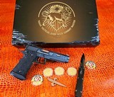 TARAN TACTICAL TTI JW3 COMBAT MASTER 9MM SIGHT-BLOCK CUSTOM DISPLAY CASE TARAN JOHN WICK 3 PISTOL MARFIONE CUSTOM OTF KNIFE STI - 5 of 20