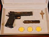 TARAN TACTICAL TTI JW3 COMBAT MASTER 9MM SIGHT-BLOCK CUSTOM DISPLAY CASE TARAN JOHN WICK 3 PISTOL MARFIONE CUSTOM OTF KNIFE STI - 2 of 20